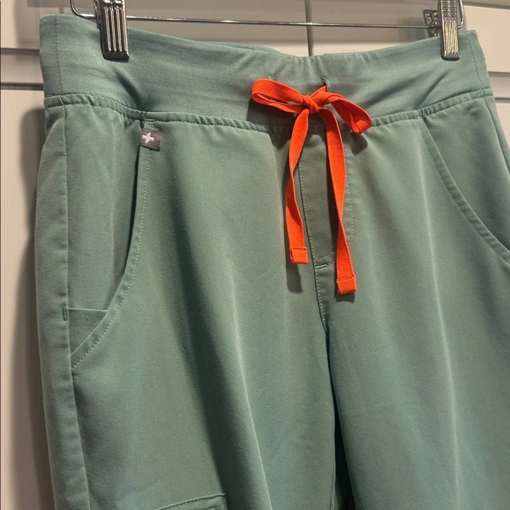 Figs Tech Collection Scrub Pants - Picture 3 of 7